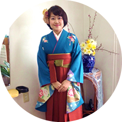 美容室マミヤでの大学卒業式の袴の着付け例